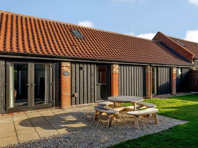 Sitting-out-area | The Long Barn - Brick Kiln Barn Retreats, Dilham, near North Walsham