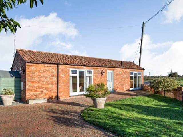 Exterior | Barn Owl Cottage, Wisbech