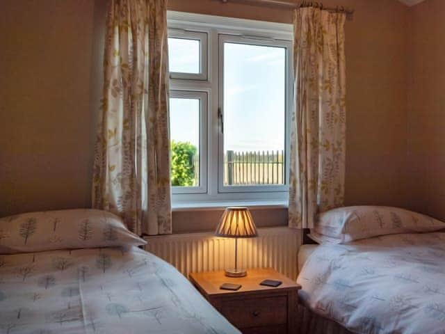 Twin bedroom | Barn Owl Cottage, Wisbech