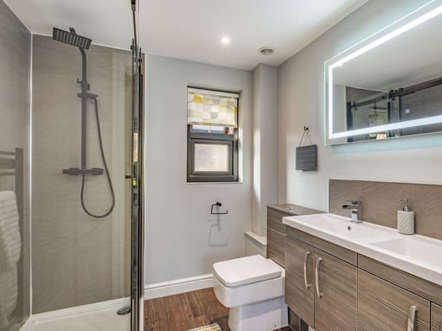 Shower room | Wheelwrights - Brick Kiln Barn Retreats, Dilham, near North Walsham