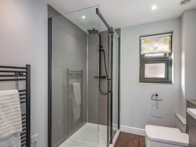 Shower room | Wheelwrights - Brick Kiln Barn Retreats, Dilham, near North Walsham