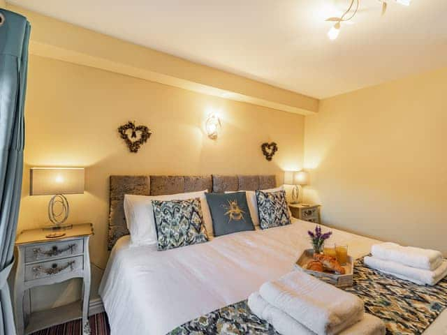 Double bedroom | Cowslip Cottage, Felton