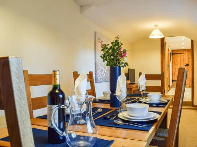 Dining room | Leadenporch Farm Cottage, Deddington