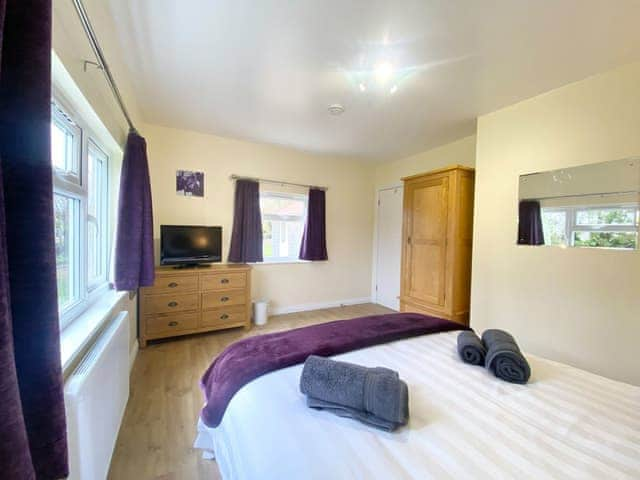 Double bedroom | The Old Cook House, Winchester