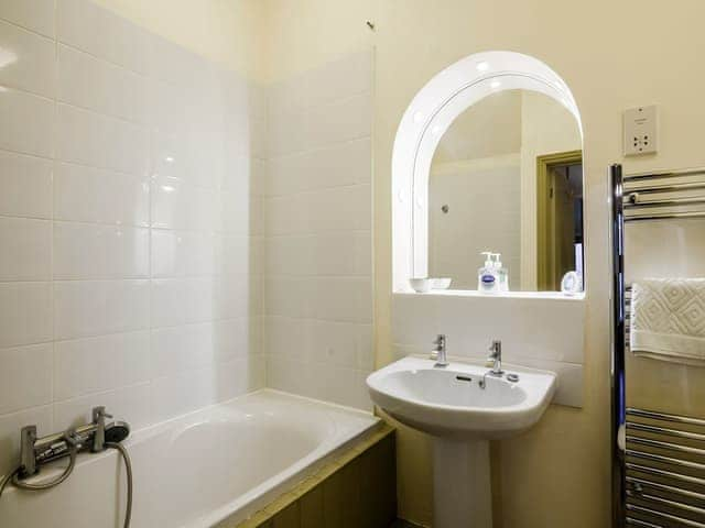 Bathroom | Ladybird Cottage, Hunstanton