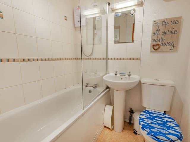 Bathroom | Chalet 56, Kingsdown, near Deal