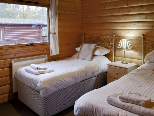 Twin bedroom | Holme Garth Lodge - Kenwick Lodges, Louth