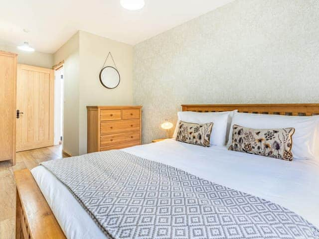 Double bedroom | The Grain Store - Cooks Castle Farm, Wroxall, near Ventnor