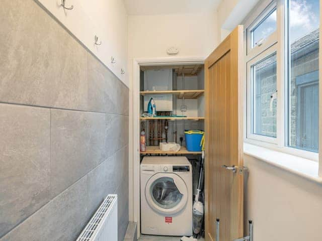 Utility room | Carr View - Carr View Farm, Thornhill, Hope Valley