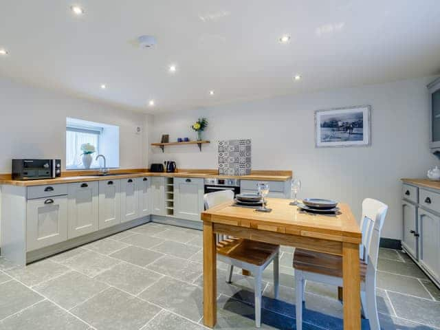 Kitchen/diner | Sycamore Cottage at Naze Farm - Naze Farm, Chinley