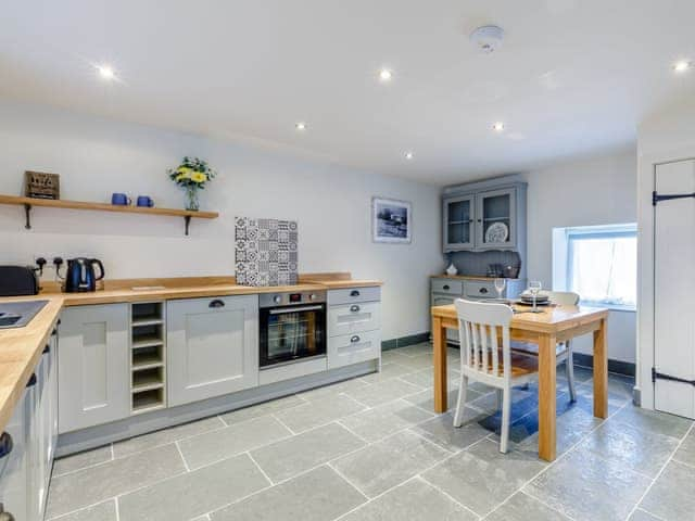 Kitchen/diner | Sycamore Cottage at Naze Farm - Naze Farm, Chinley