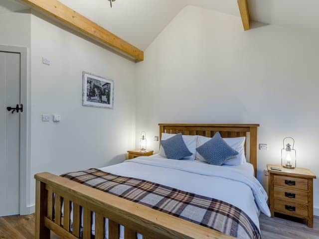 Double bedroom | Sycamore Cottage at Naze Farm - Naze Farm, Chinley