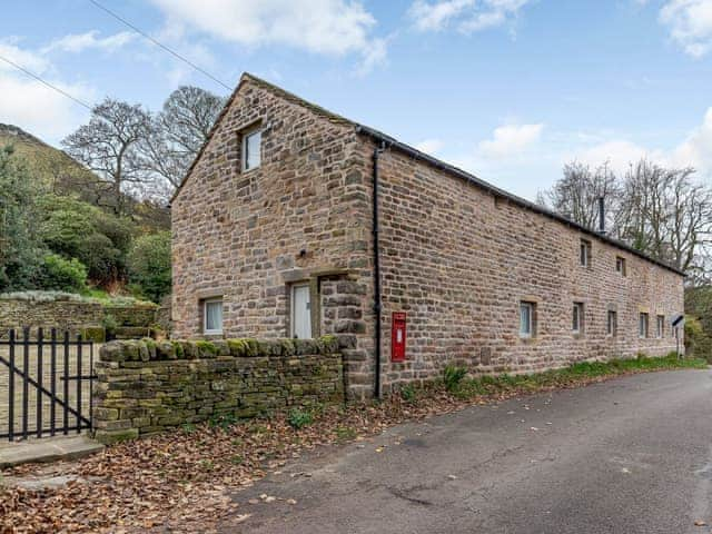 Exterior | Sycamore Cottage at Naze Farm - Naze Farm, Chinley