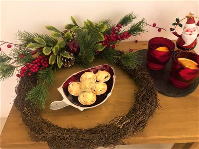 Decorated for the christmas period | Potters Pad, Alnwick