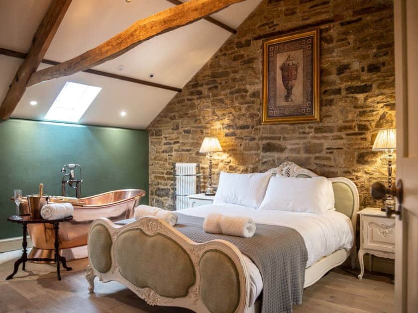 Double bedroom | The Footman&rsquo;s Cottage - Shortflatt Tower Cottages, Belsay