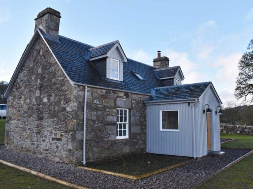 Exterior | Heron Cottage - Kinnaird Estate Cottages, Pitlochry