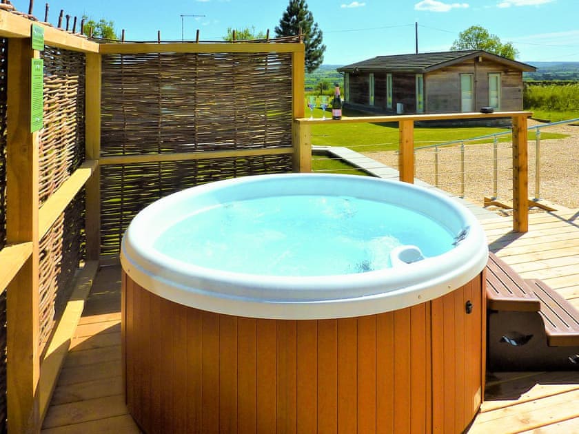 Hot tub | The Cow Shed - Saxon Maybank, Sherborne