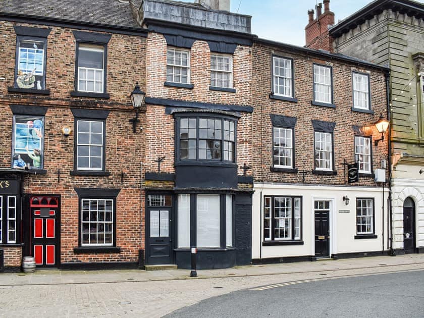 Exterior | Market Place View - Hogwood View Cottages, Knaresborough