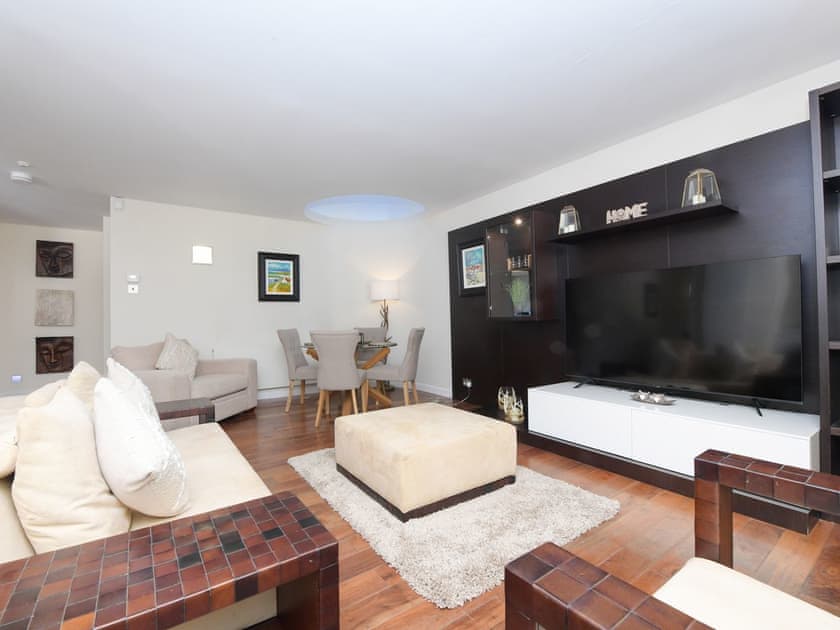 Living area | North Lodge Cottage - Houston Holiday Cottages, Houston