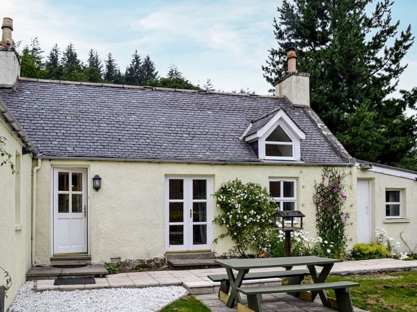 corrennie school cottage ref uk35186 in sauchen near inverurie aberdeenshire cottages com