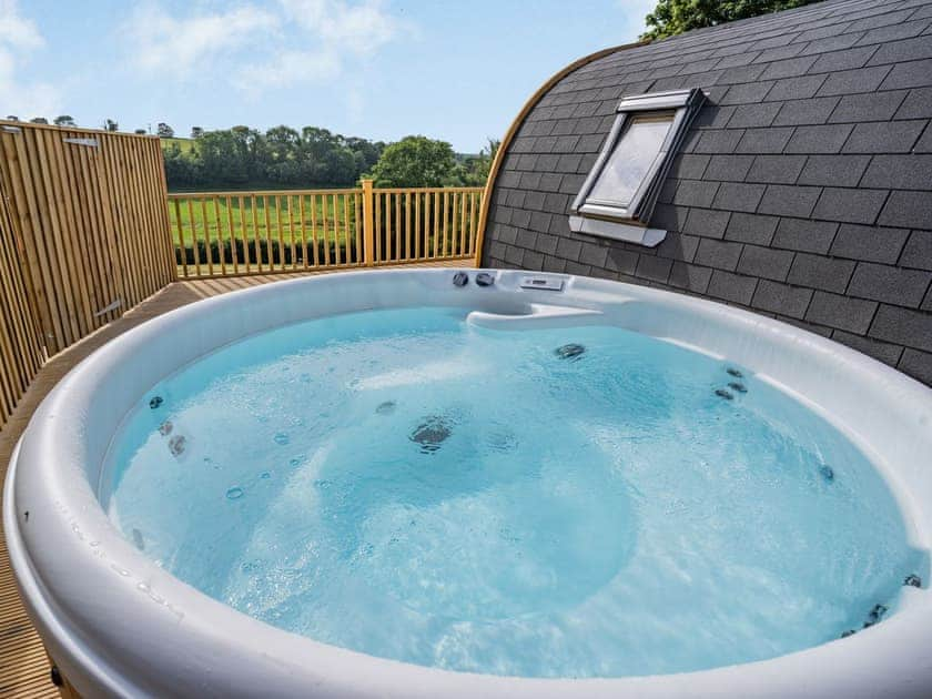 Hot tub | Cwtch - Cwmporthman Farm, Blaenporth