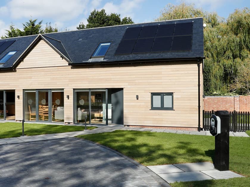 Exterior | Oak Cottage - Acorn & Oak Cottages, Dorsington, near Stratford-Upon-Avon