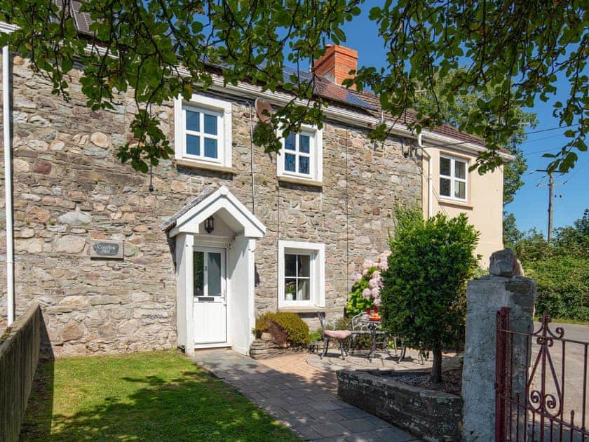 Exterior | Coeden Afal - Tanylan Farm Cottages, Kidwelly