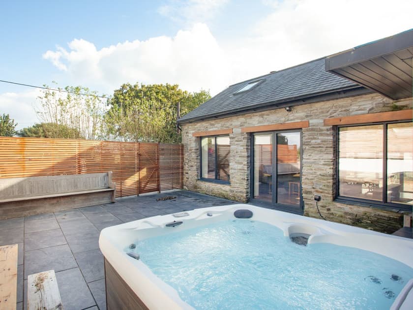Beautiful holiday home with hot tub | Vredehoek, Blunts, near Saltash