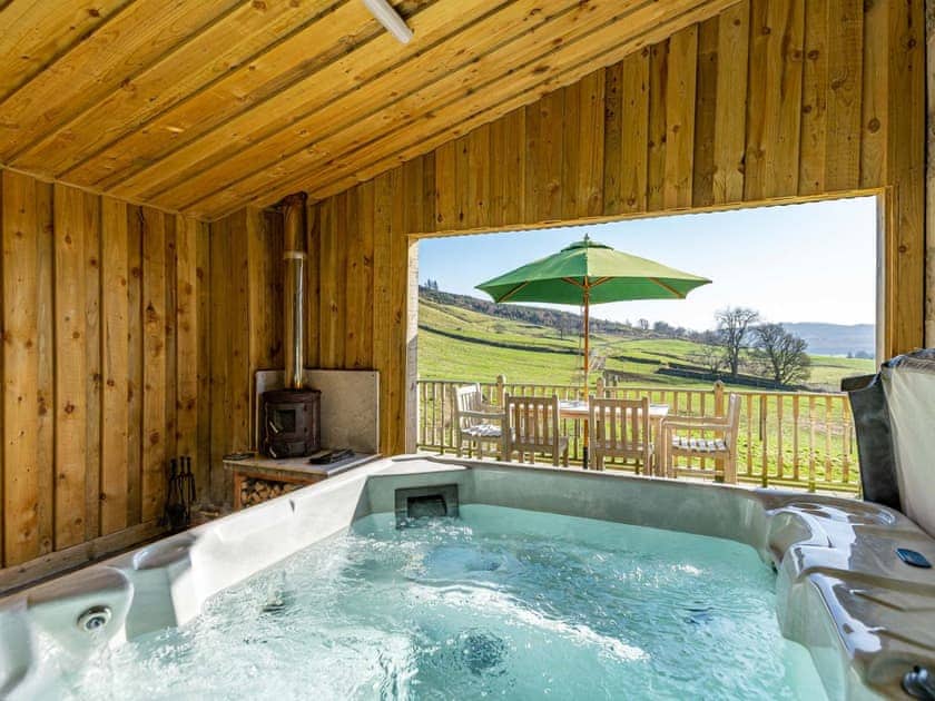 Hot tub | Mill House - Drumfork Estate, Glenshee