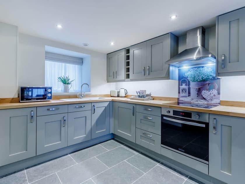 Kitchen/diner | Willow Cottage at Naze Farm - Naze Farm, Chinley