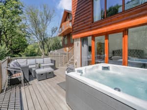 Hot tub | Waterside Lodge Four - Ashgrove Country Park, Elland
