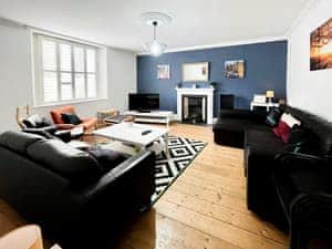 Living room | South Parade Mansions, Bristol