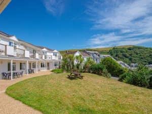 Exterior | 3 Mount Brioni - Mount Brioni Holiday Apartments, Torpoint