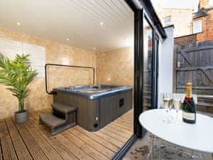 Hot tub | Town House I - The Town Houses, Scarborough