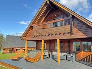 Exterior | Sun Rise Lodge No. 10, Llanbedr