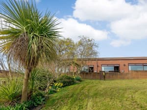 Exterior | Cottage 7 - Willow Lakes, Ashby cum Fenby