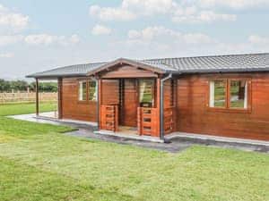Exterior | Fronwen Lodges : Ty Presto - Fronwen Lodges, LLANFAIRPWLLGWYNGYLL