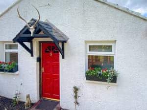 Exterior | Riverside Cottage, Drumnadrochit, near Loch Ness