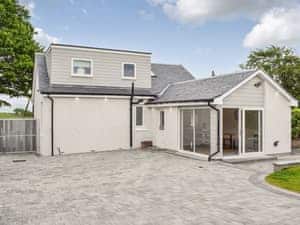 Exterior | The Wee White Cottage, Stirling