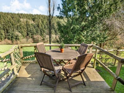 Sitting-out-area | Maple Tree Cottage - Rockenhayne Farmstead, Branscombe
