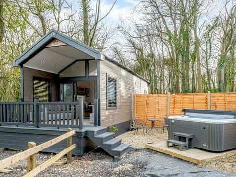 Hot tub | Woodpecker Lodge - Hole Farm, Alderbury, near Salisbury