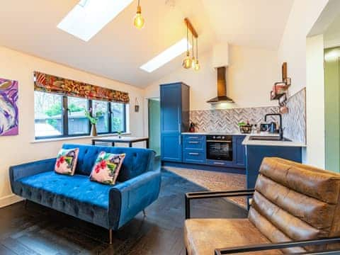 Open plan living space | Lottie&rsquo;s Luxurious Lodge - Lower Farm Lodges, Chart Sutton, near Maidstone