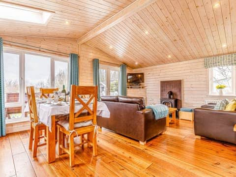 Living room/dining room | Walnut Lodge - Walnut and Acer Lodges, Mercia Marina, Willington