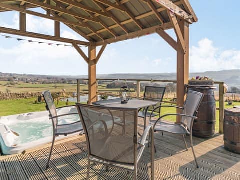 Decking | Huntercrook Lodge - Huntercrook, Hunter Crook, Bardon Mill