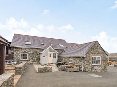 Exterior | Cwt Drecs - Penrhyn Farm Cottages, Llanfwrog, near Holyhead