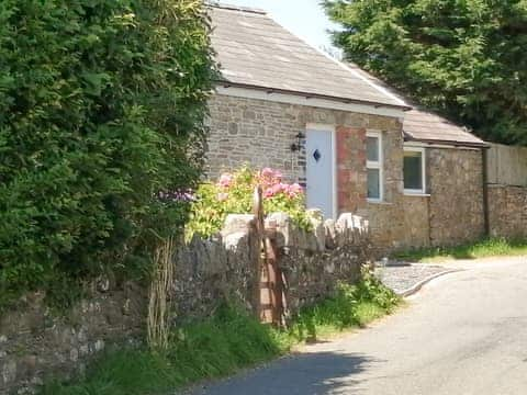 Exterior | Spyte Cottage, Swansea