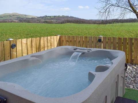 Hot tub | Pinewood Cabin, Dunfermline