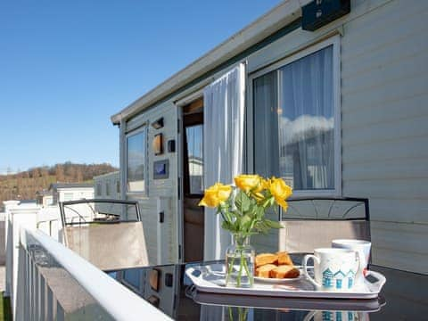 Sitting-out-area | Hillside Caravan, Dawlish Warren