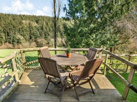 Sitting-out-area | Maple Tree Cottage - Rockenhayne Farmstead, Branscombe