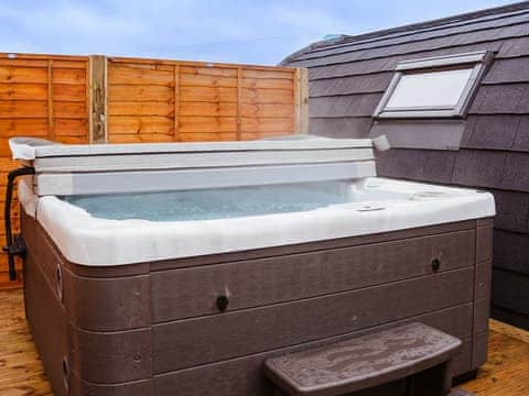 Hot tub | Chestnut - Fulshaw Mill, Stewarton